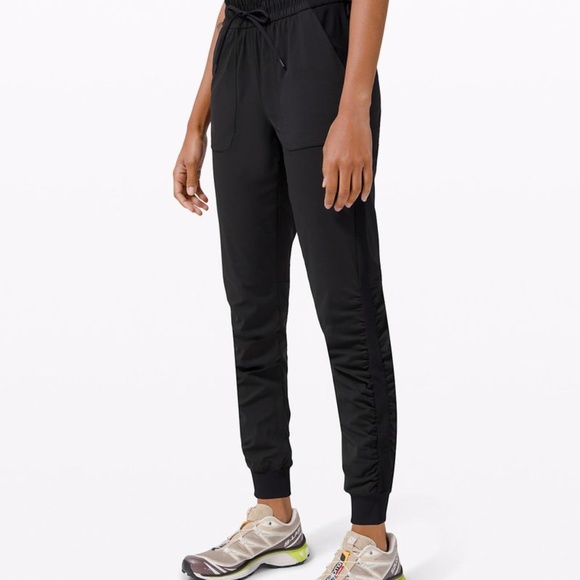 *NWT*Lululemon Jogger- Beyond The Studio SIZE 8 - Picture 5 of 9